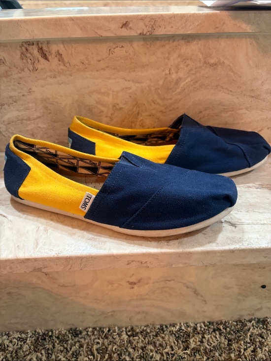 Toms Shoes - Toms Women’s Slip-On Sneakers in Navy and Yellow Canvas